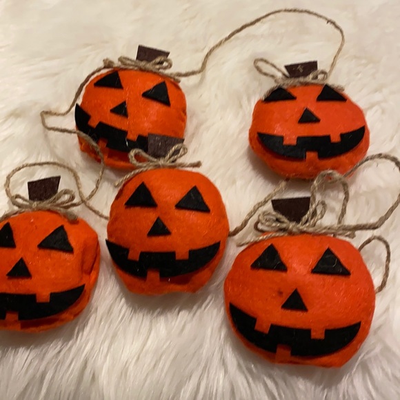 NWT Halloween Pumpkin Garland!
